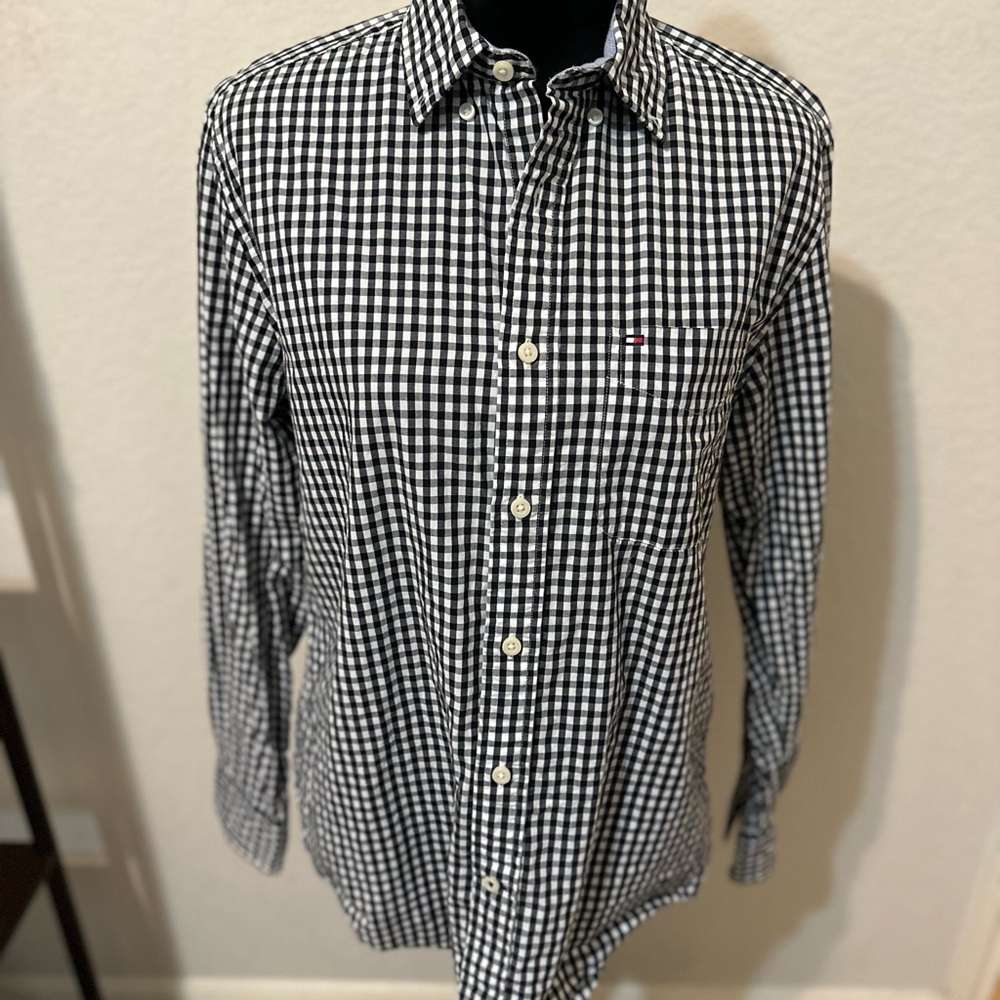 Brand:‎ Tommy Hilfiger
Size: S
Colour: Blue
Material: Cotton
Type: Button-Up